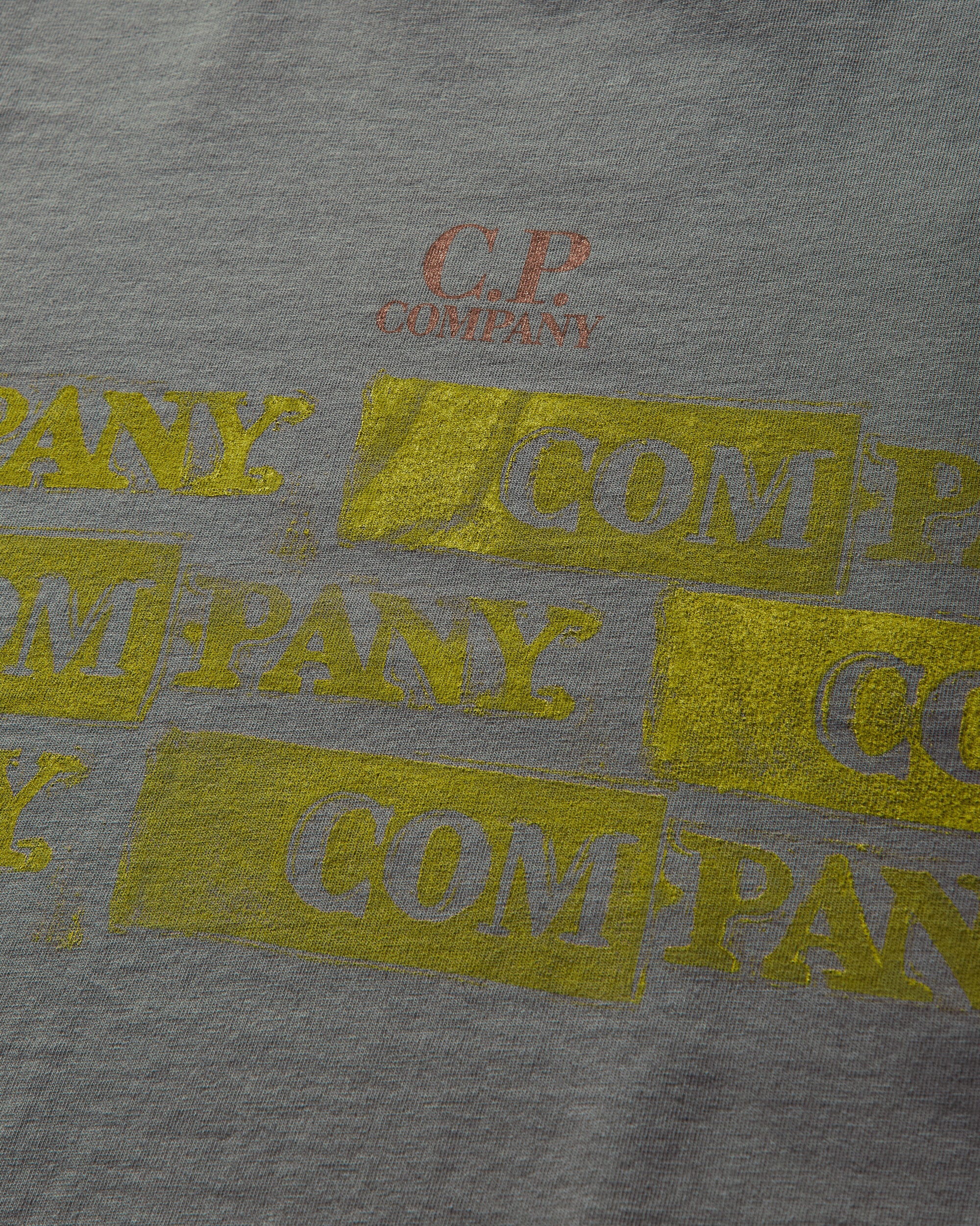 C.P. Company Horizontal Logo T-Shirt Smoked Pearl T-Shirts Shortsleeve 18CMTS309A-005431G 935